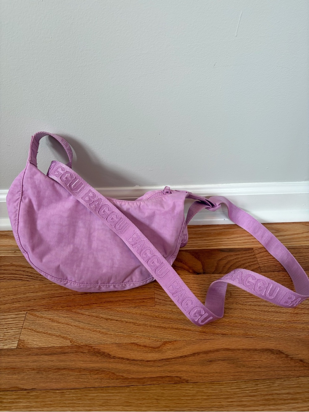 Baggu Crescent Bag in Peony